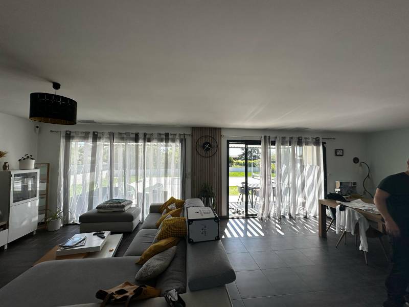 Rénovation énergétique avec une pompe à chaleur gainable Toshiba Airzone – Confort été comme hiver chez vous habitant de l'OUEST TOULOUSAIN